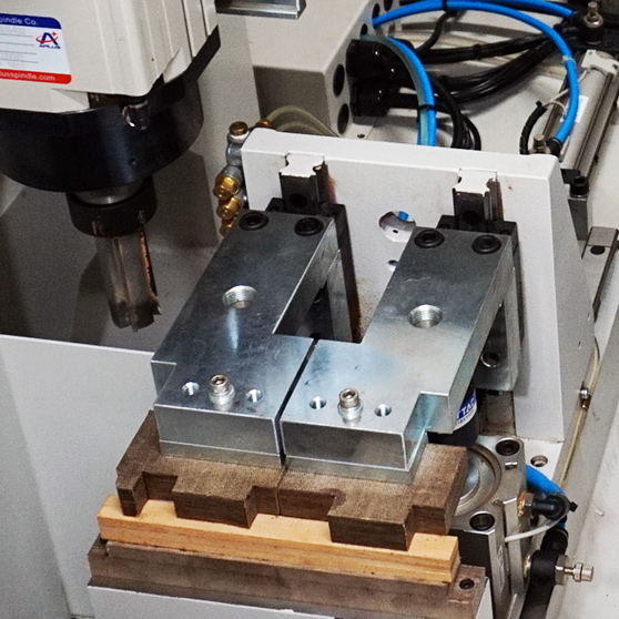 Automatic milling machine
